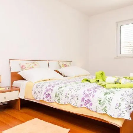Apartment Ira - Studio With Terrace 3 Adults *