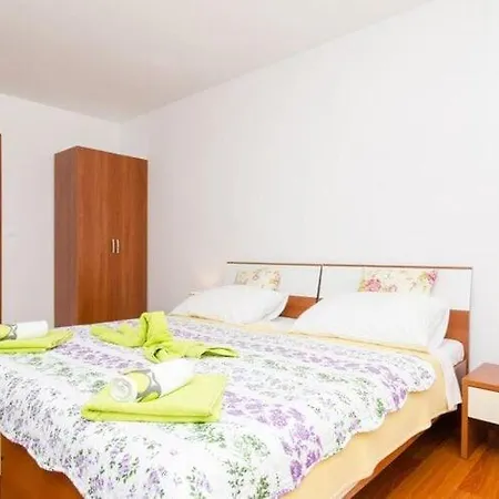 Apartment Ira - Studio With Terrace 3 Adults