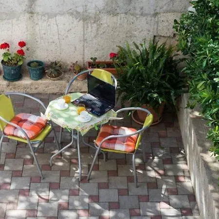 Ira - Studio With Terrace 3 Adults Apartamento