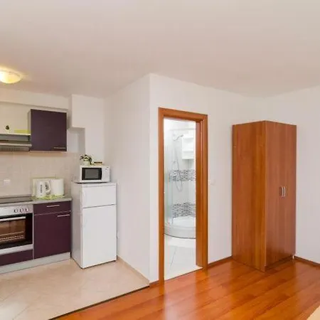 Apartment Ira - Studio With Terrace 3 Adults *